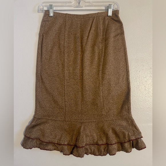 Express Pencil skirt with tiered hem. - Picture 5 of 5